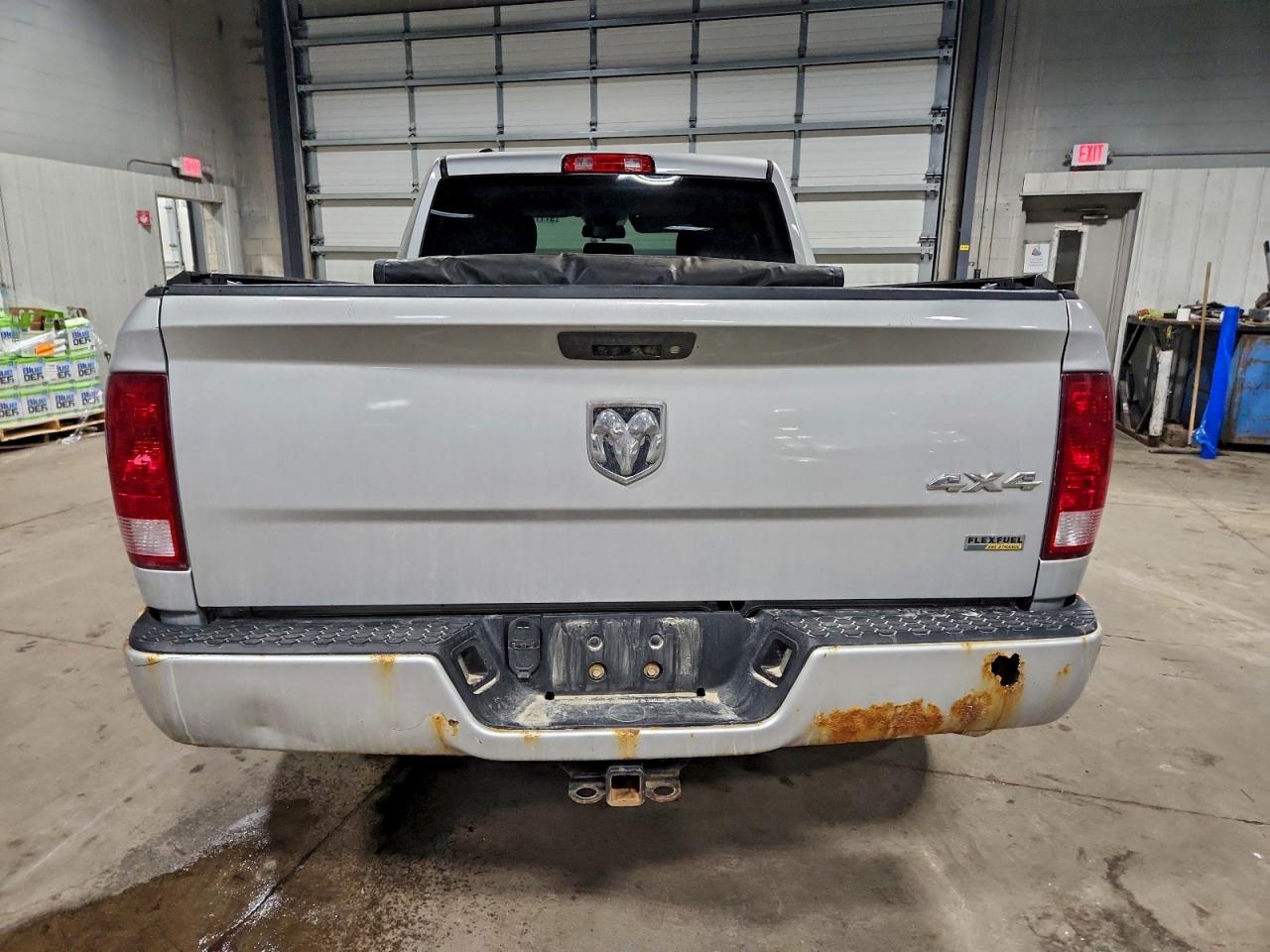 2016 RAM 1500 ST photo 11