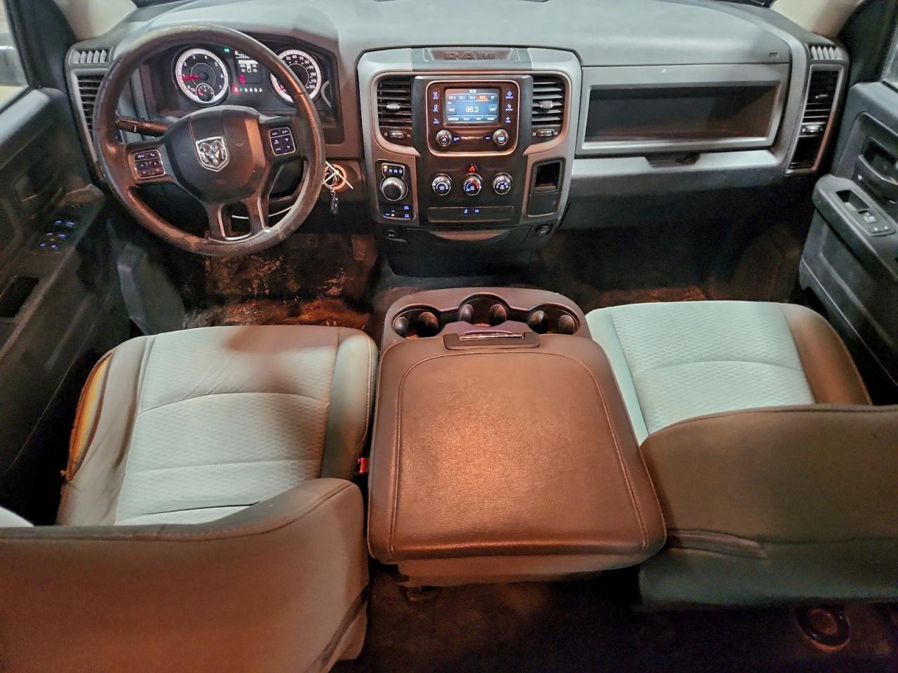 2016 RAM 1500 ST photo 15