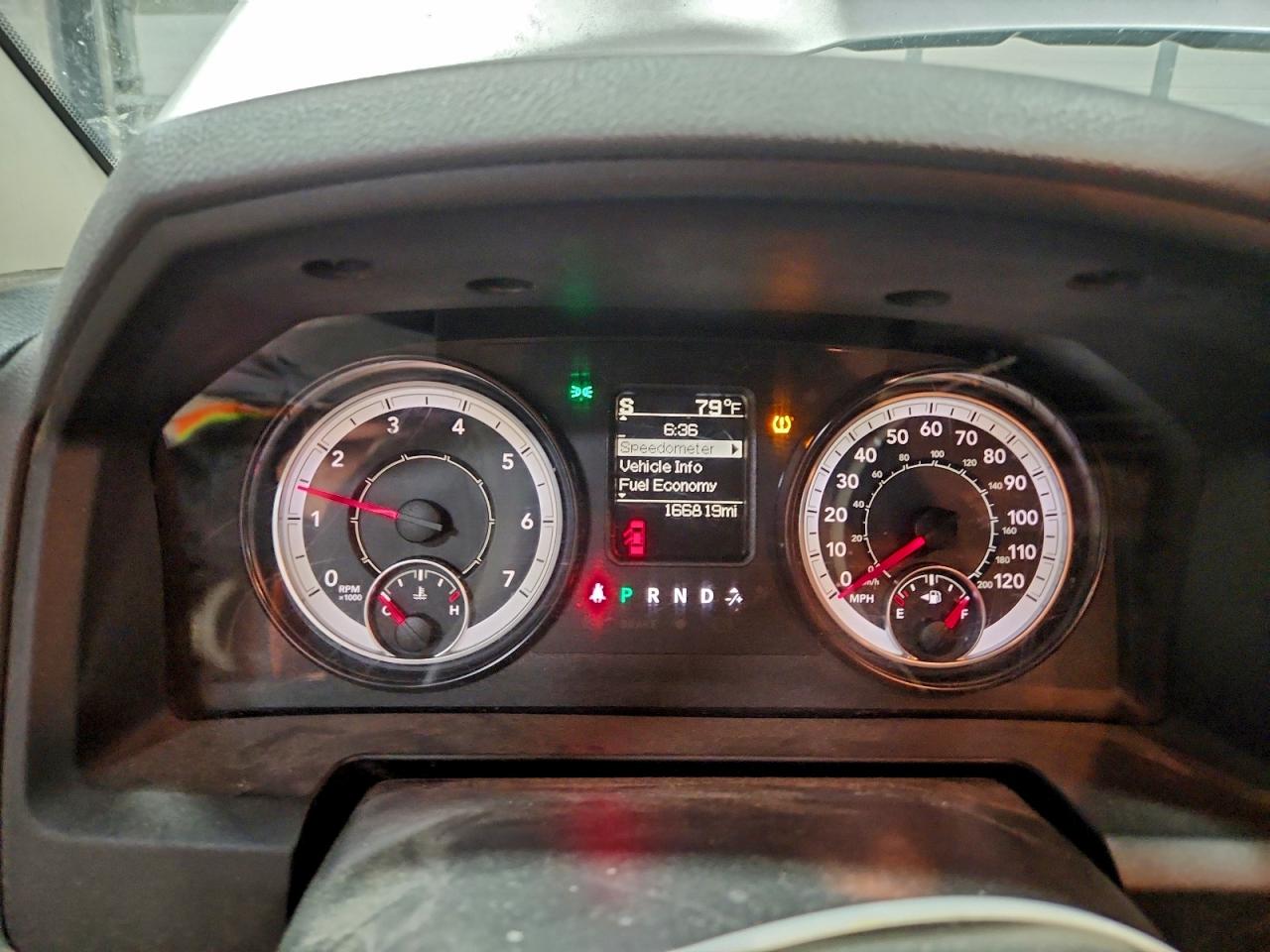 2016 RAM 1500 ST photo 17