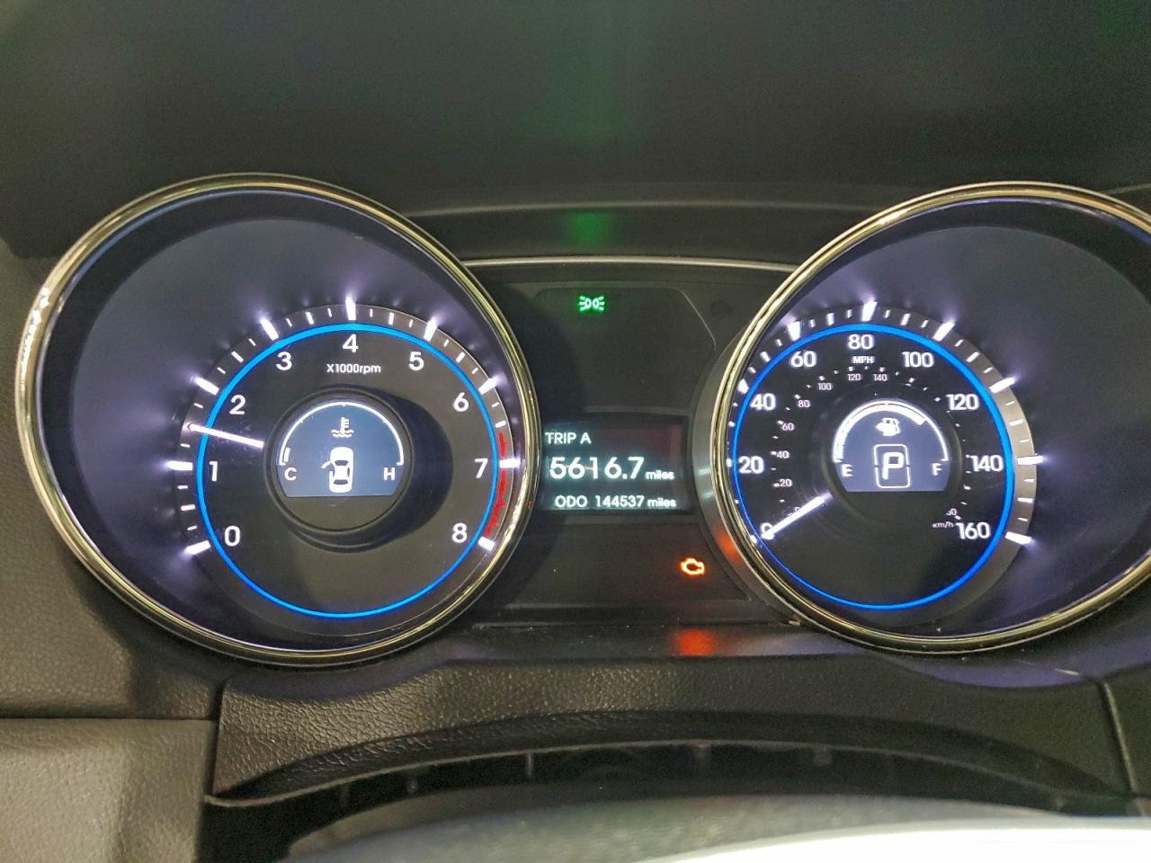 2013 HYUNDAI SONATA SE photo 9