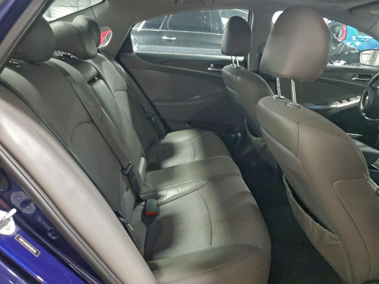 2013 HYUNDAI SONATA SE photo 10