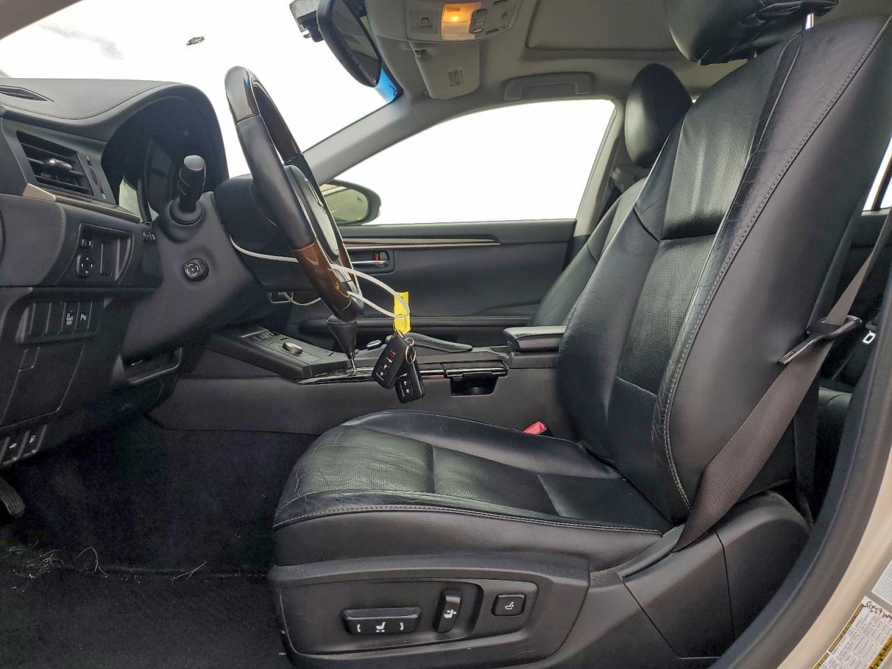 2013 LEXUS ES 350 photo 7
