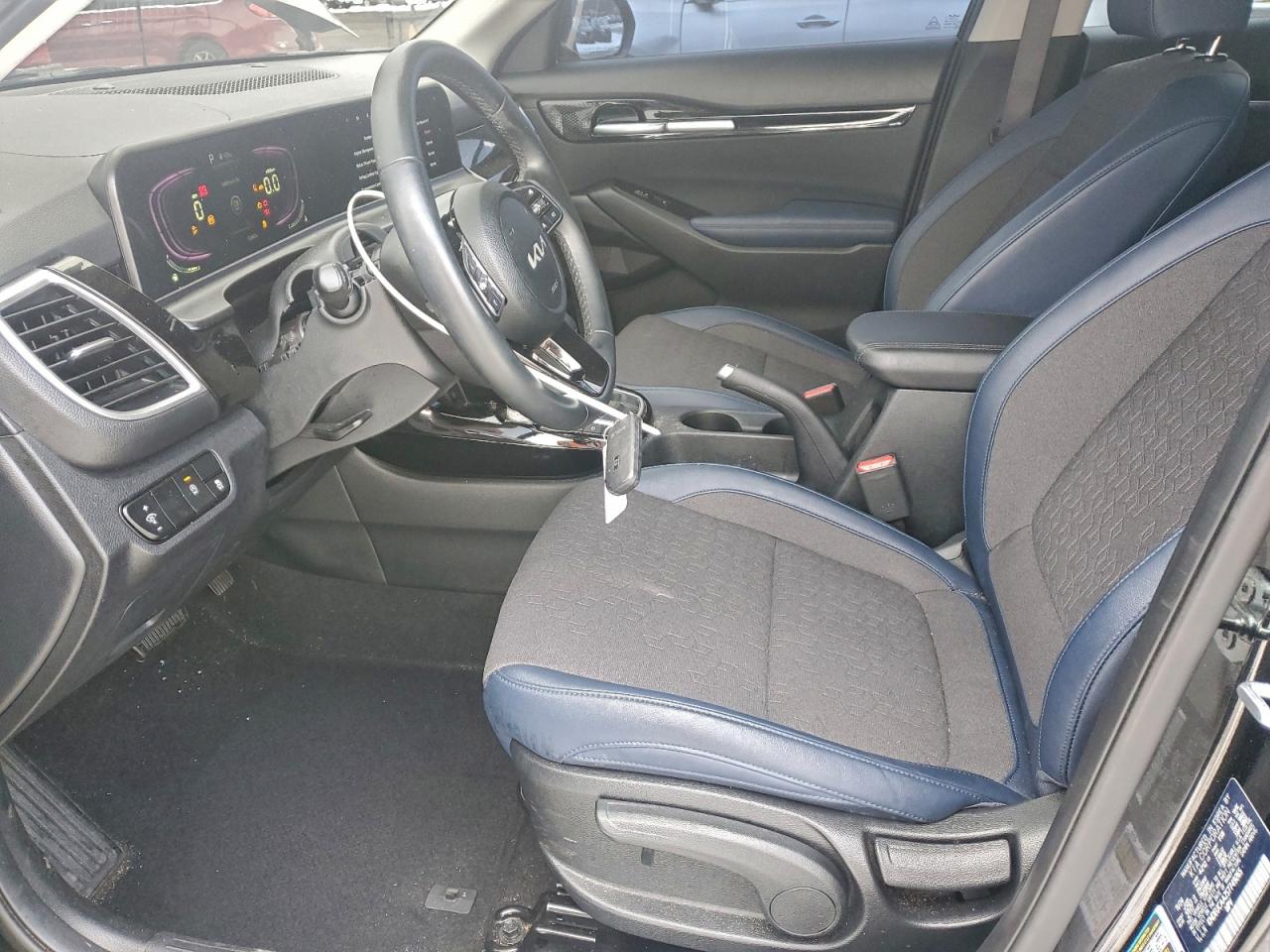 2025 KIA SELTOS S photo 13