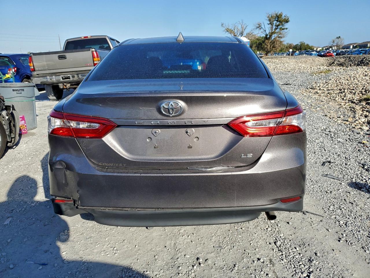 2019 TOYOTA CAMRY L photo 11