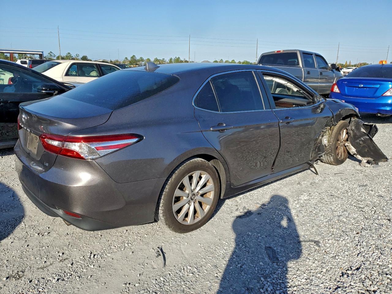 2019 TOYOTA CAMRY L photo 5
