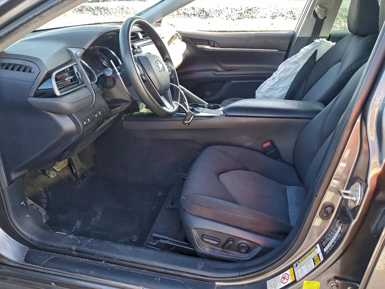 2019 TOYOTA CAMRY L photo 13