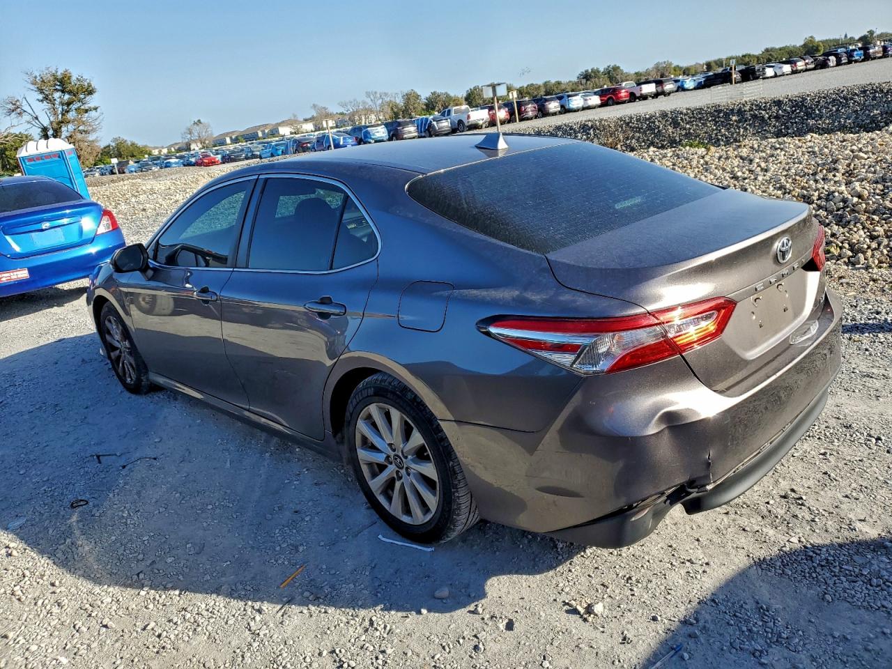 2019 TOYOTA CAMRY L photo 3