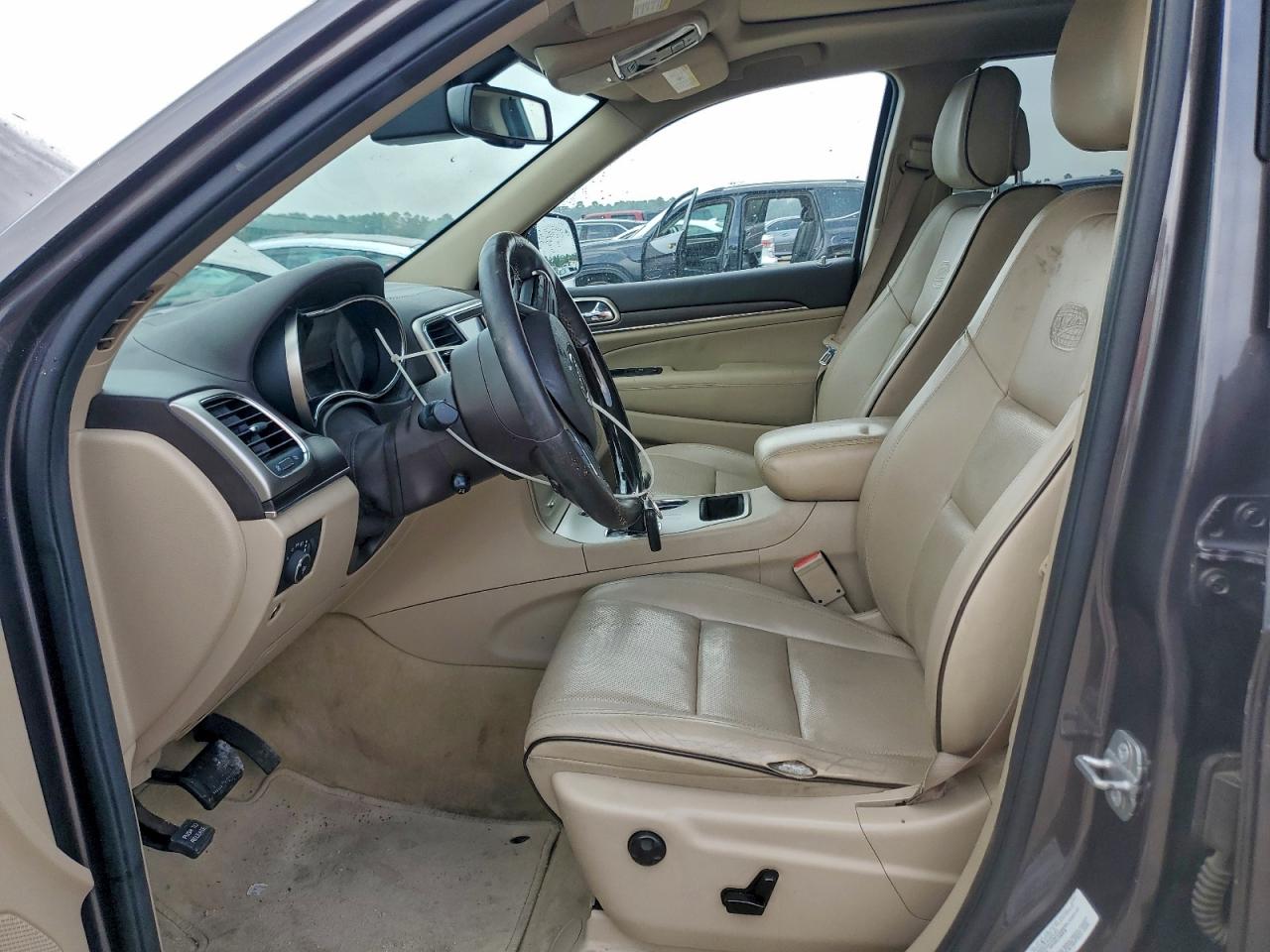2014 JEEP GRAND CHEROKEE OVERLAND photo 19