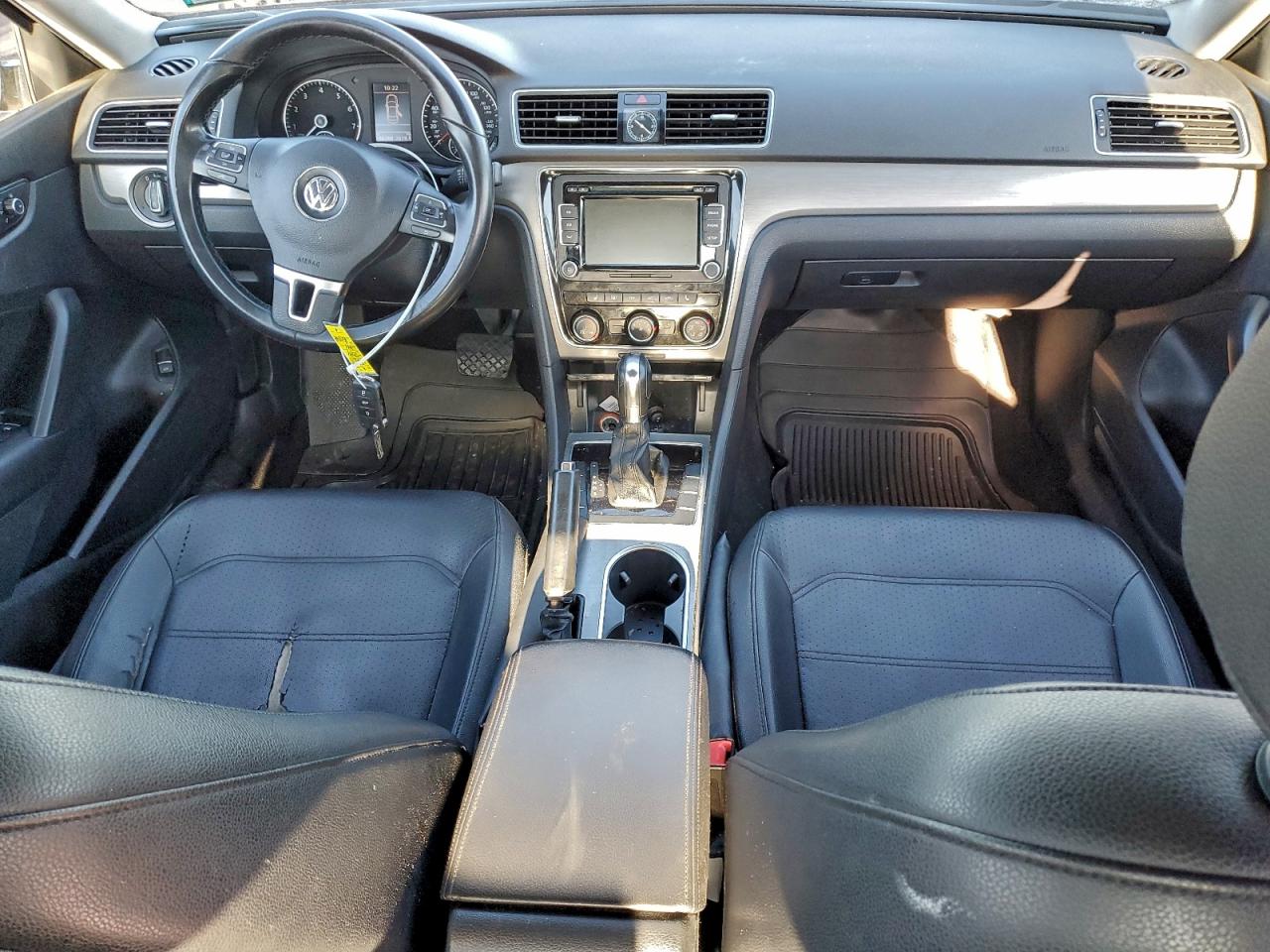2014 VOLKSWAGEN PASSAT SE photo 22