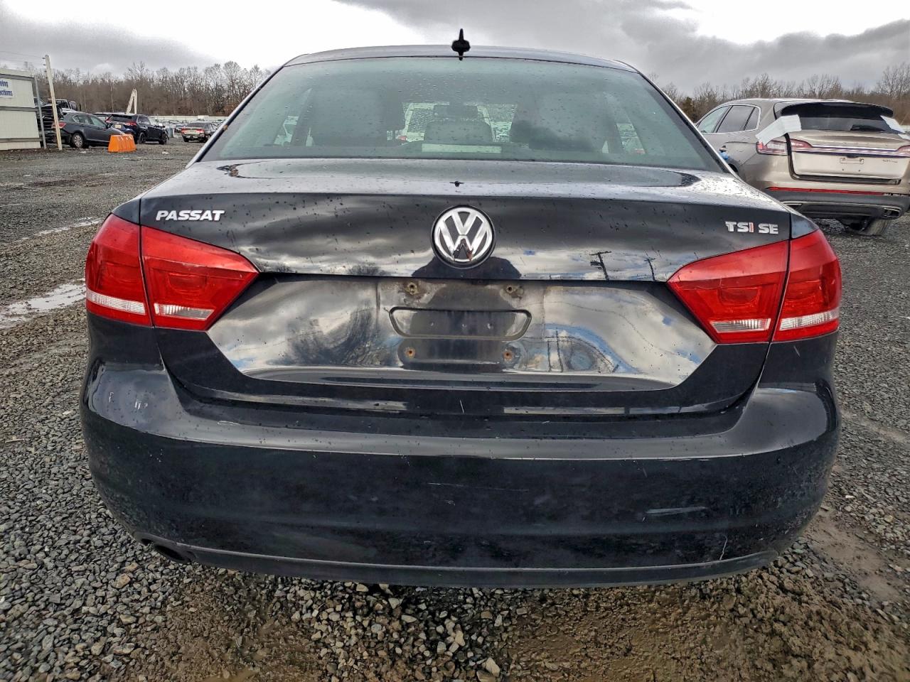 2014 VOLKSWAGEN PASSAT SE photo 16