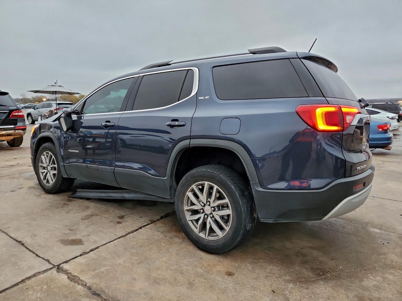 2019 GMC ACADIA SLE photo 3