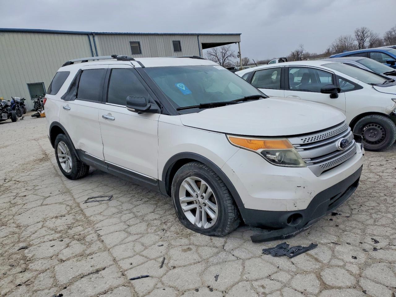 2014 FORD EXPLORER XLT photo 4
