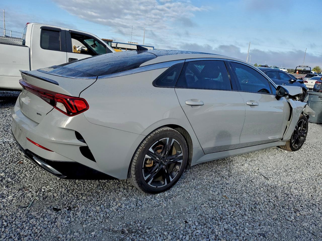 2023 KIA K5 GT LINE photo 3