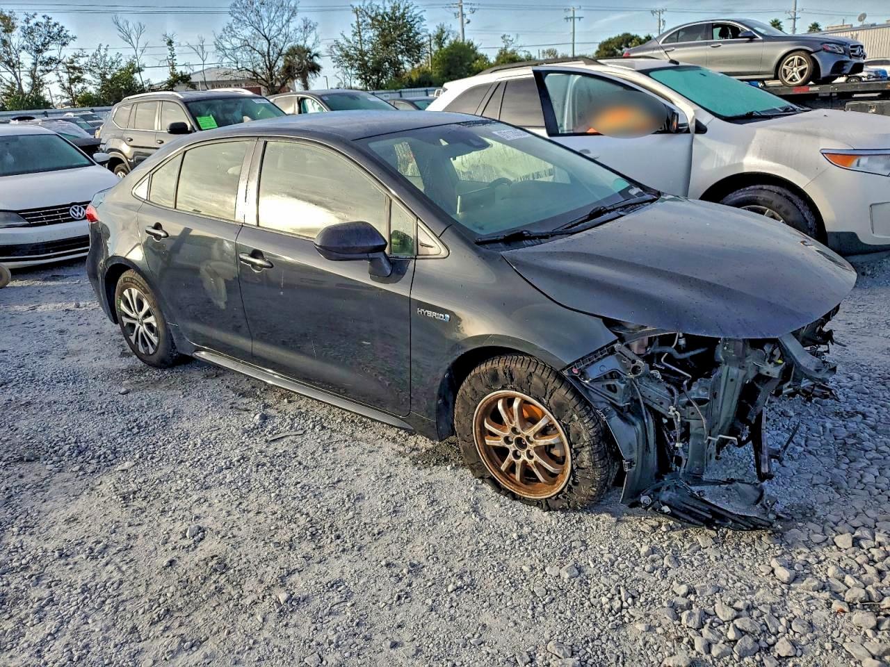 2020 TOYOTA COROLLA LE photo 10