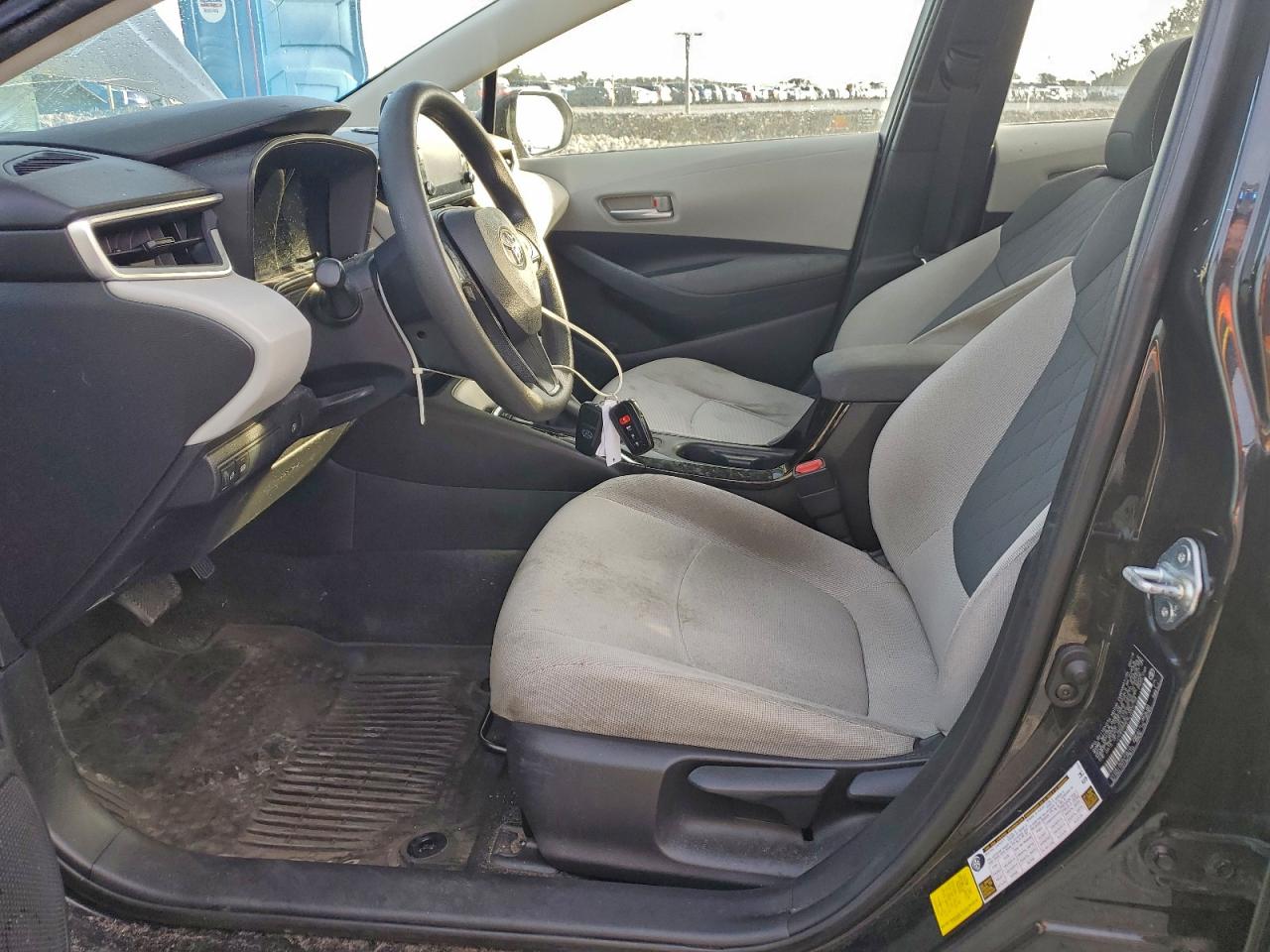 2020 TOYOTA COROLLA LE photo 19