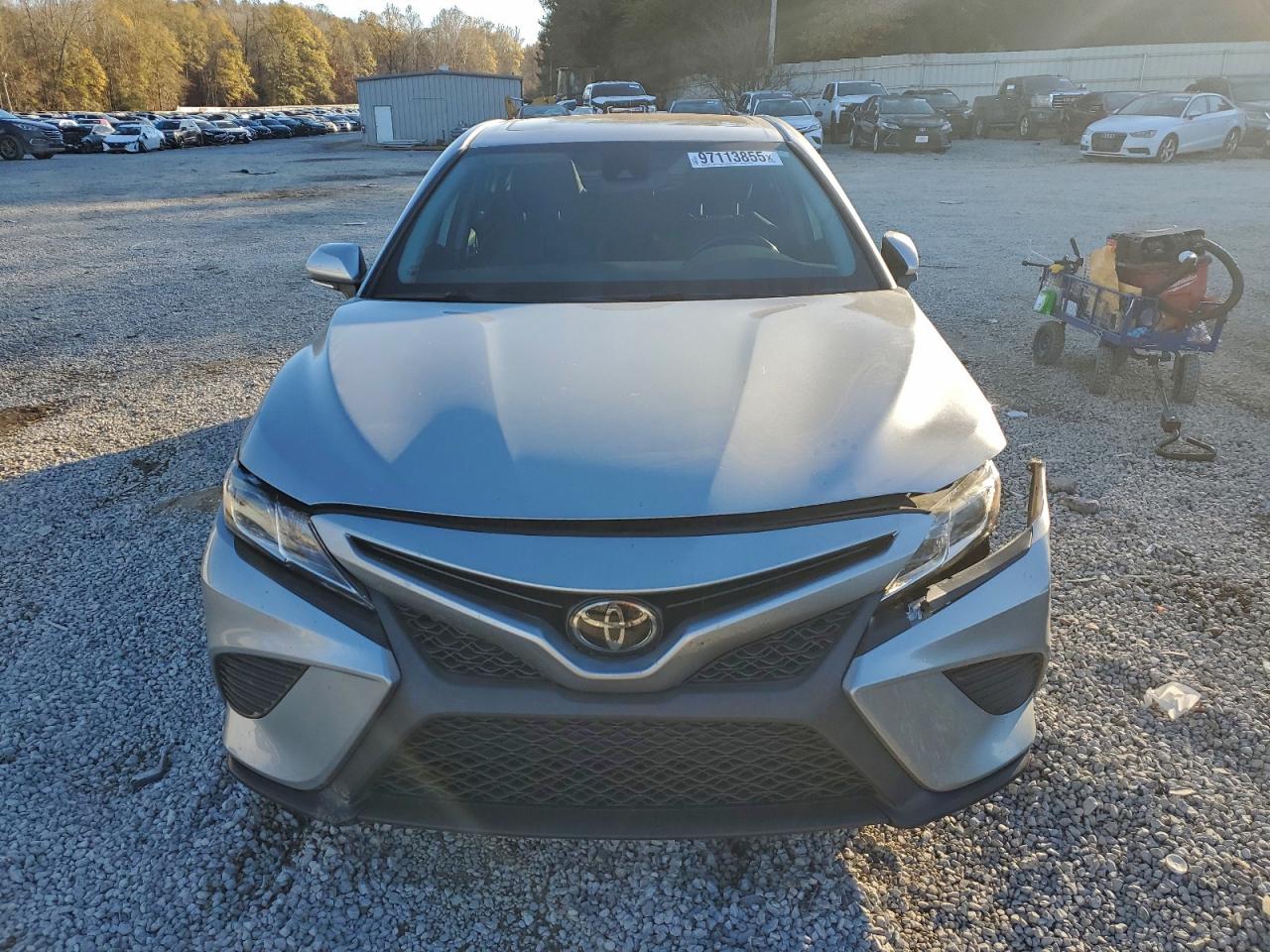 2020 TOYOTA CAMRY SE photo 9