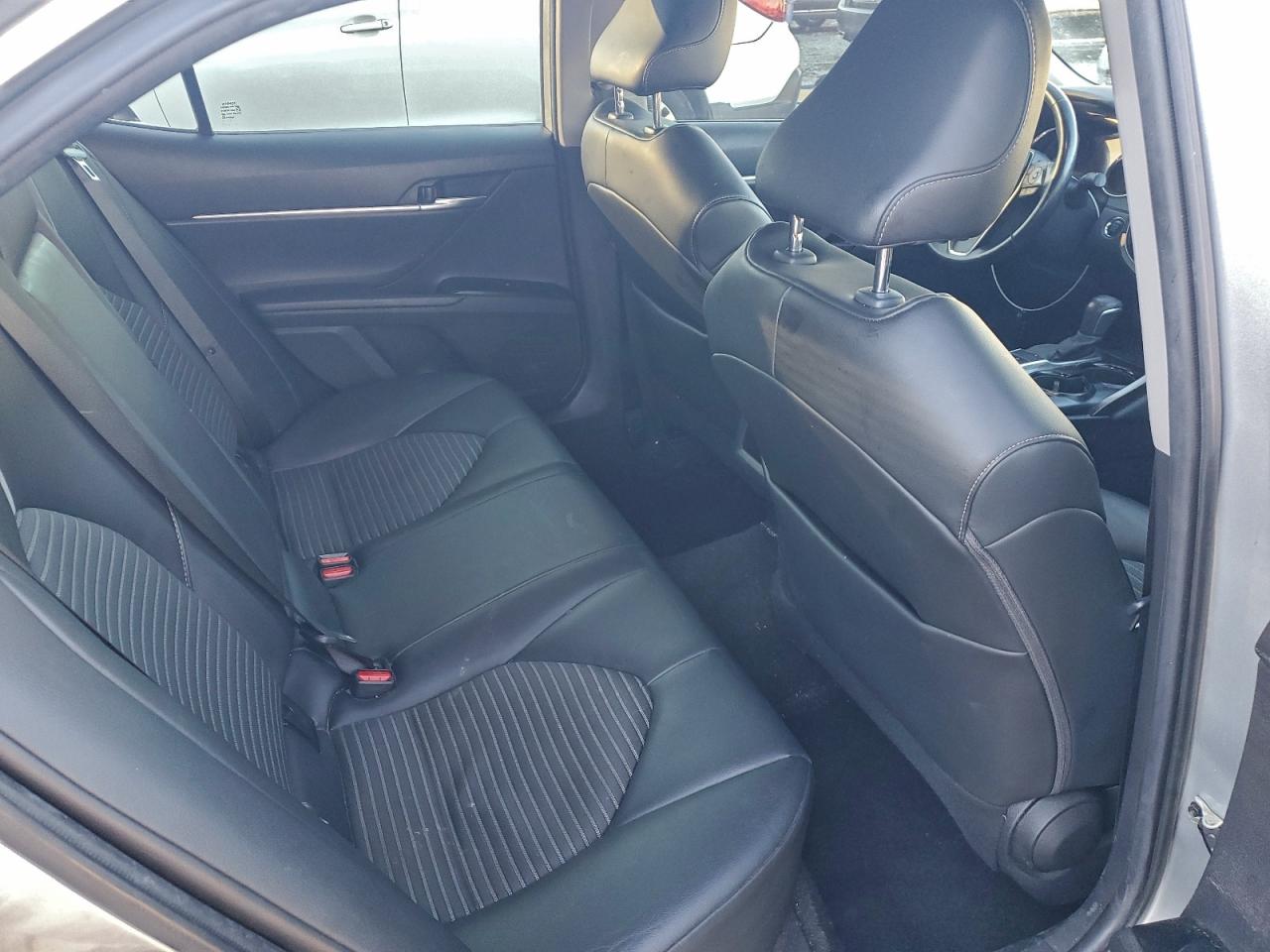 2020 TOYOTA CAMRY SE photo 19