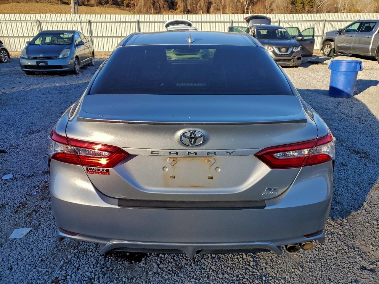 2020 TOYOTA CAMRY SE photo 11