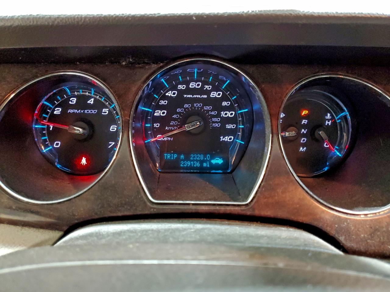 2011 FORD TAURUS SEL photo 9