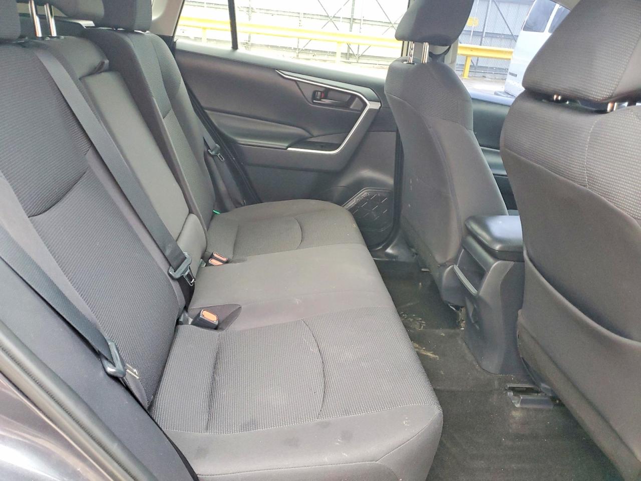 2019 TOYOTA RAV4 LE photo 21
