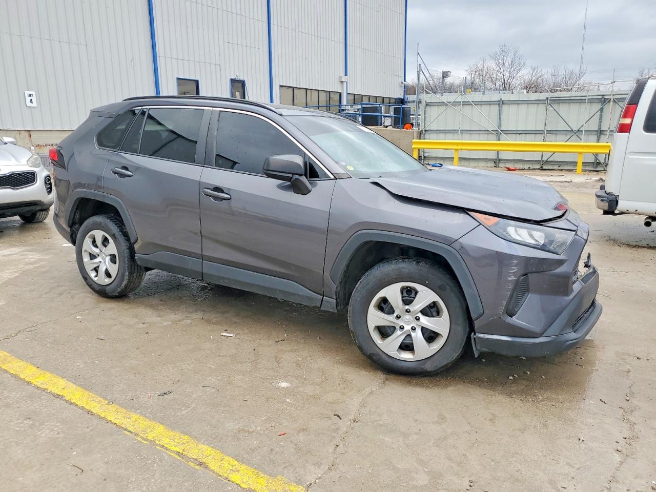 2019 TOYOTA RAV4 LE photo 7