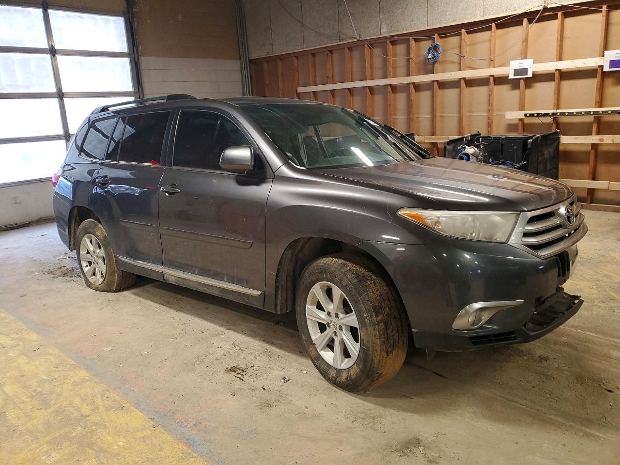 2012 TOYOTA HIGHLANDER BASE photo 4