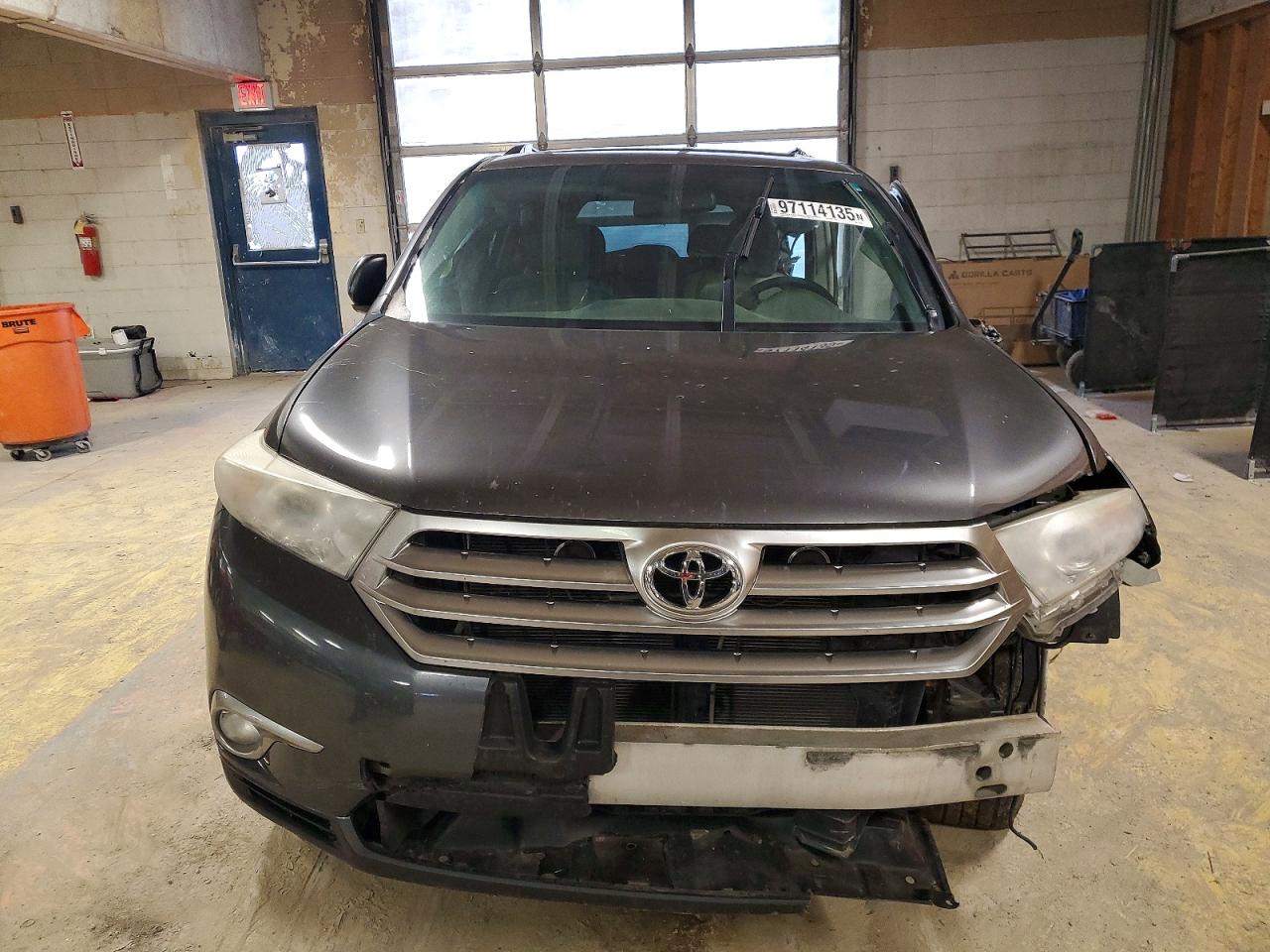 2012 TOYOTA HIGHLANDER BASE photo 5