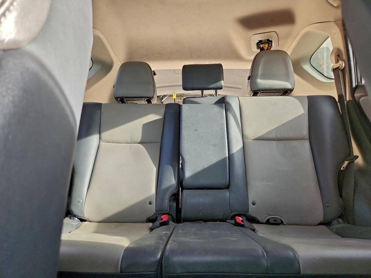 2015 TOYOTA RAV4 photo 19