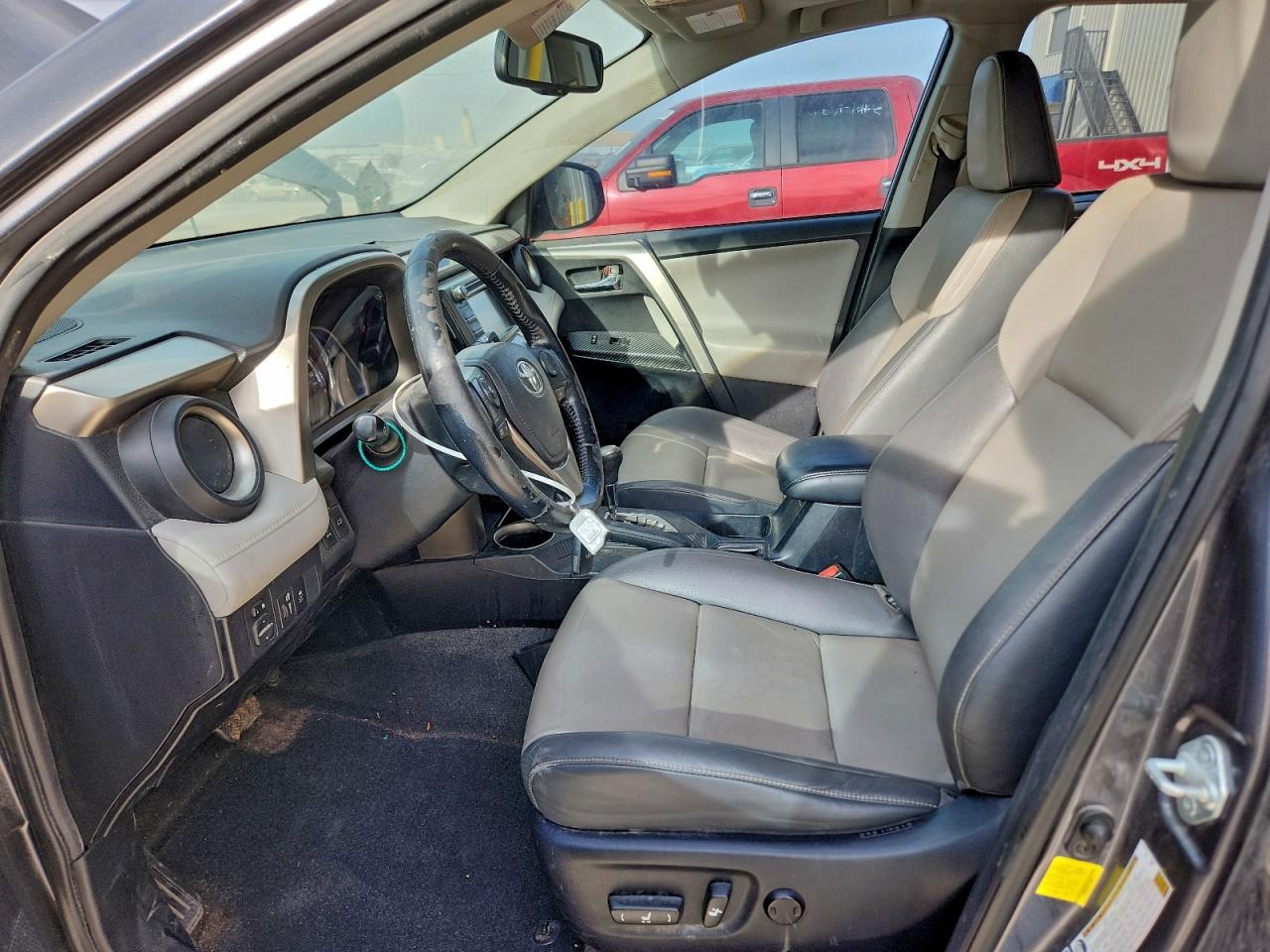 2015 TOYOTA RAV4 photo 13