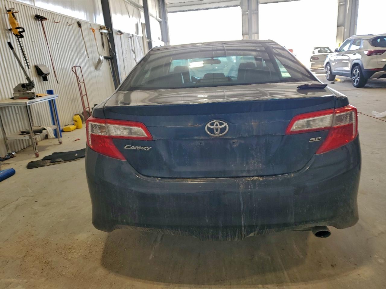 2013 TOYOTA CAMRY L photo 6