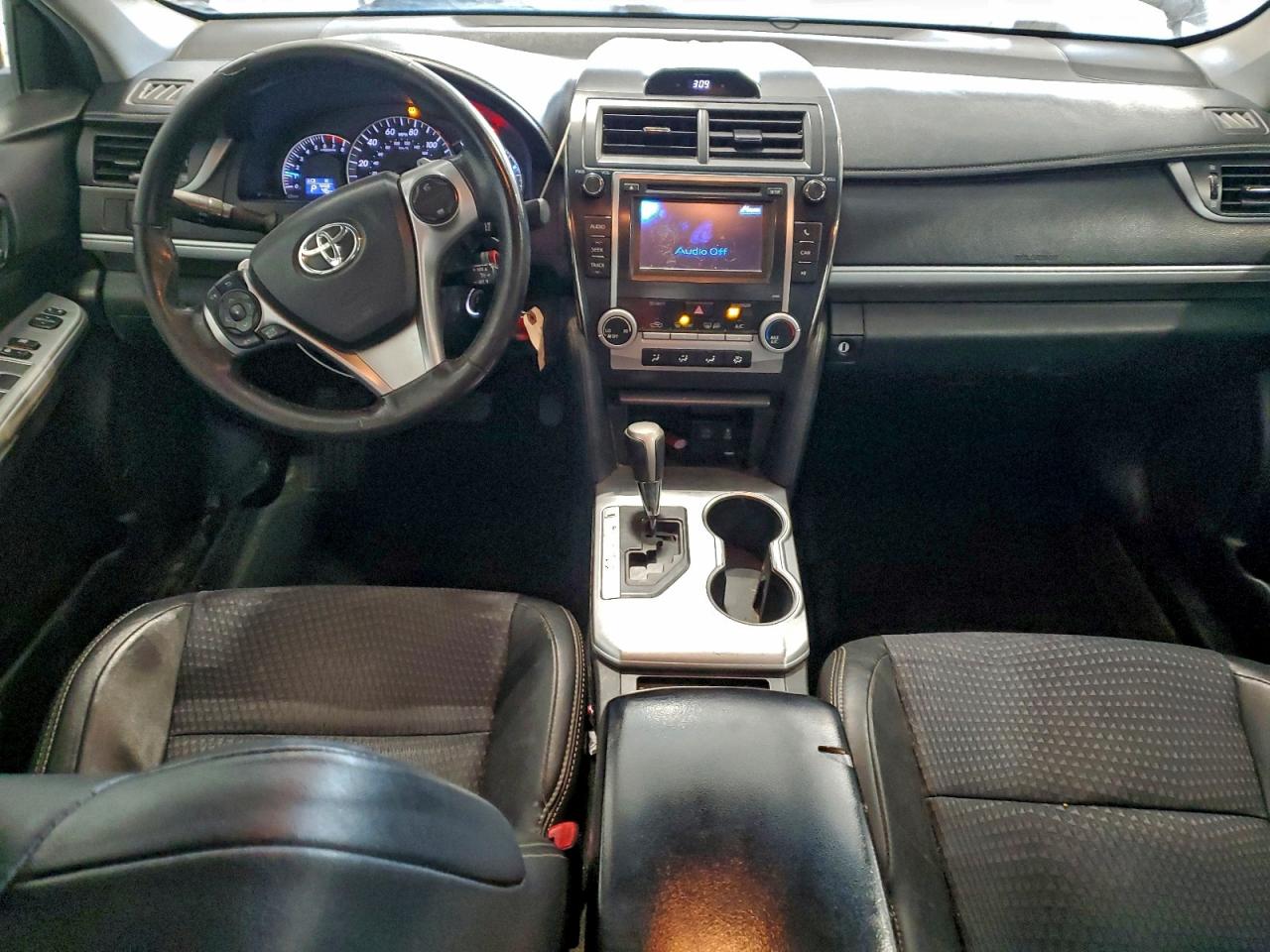 2013 TOYOTA CAMRY L photo 8