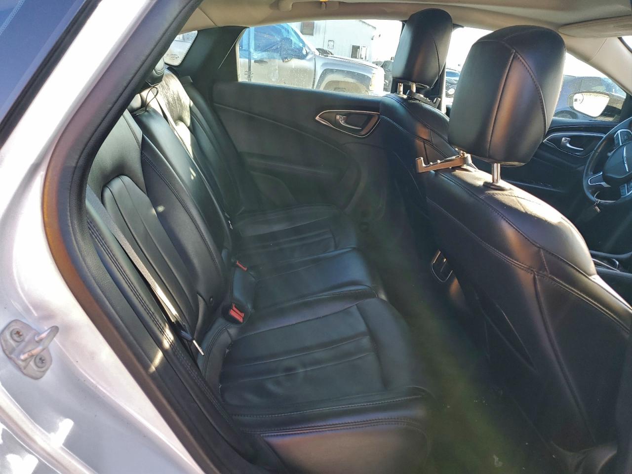 2016 CHRYSLER 200 C photo 28