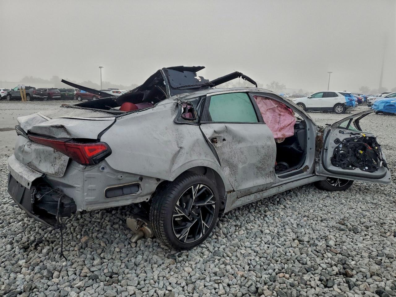 2025 KIA K5 GT LINE photo 5