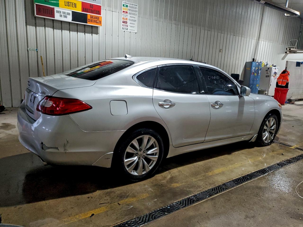 2011 INFINITI M37 X photo 3