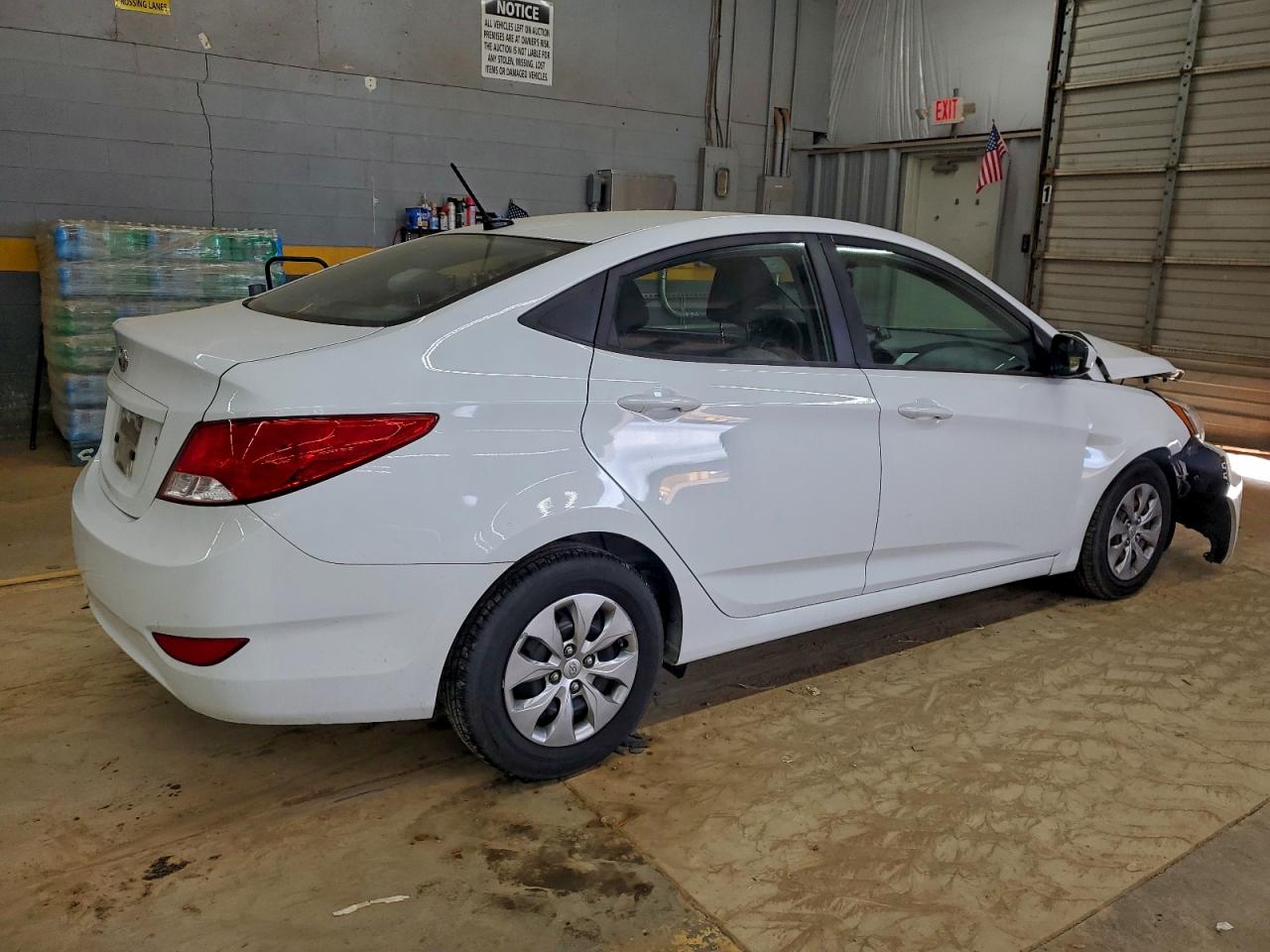 2017 HYUNDAI ACCENT SE photo 3