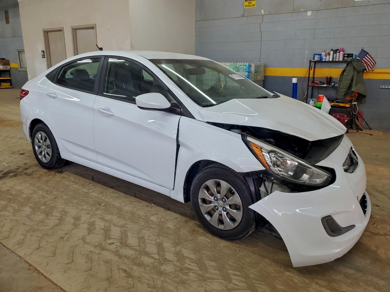 2017 HYUNDAI ACCENT SE photo 4