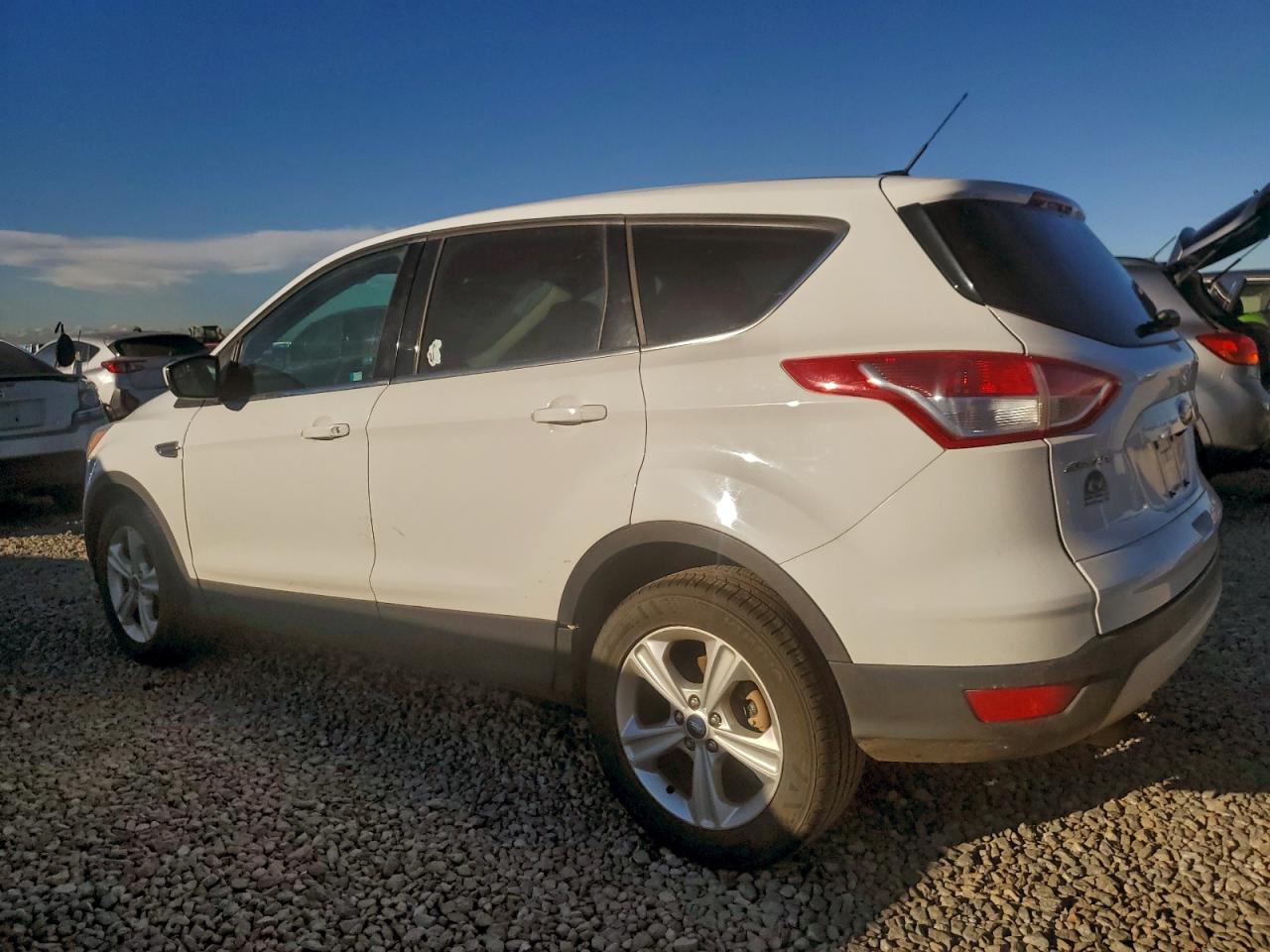 2016 FORD ESCAPE SE photo 4