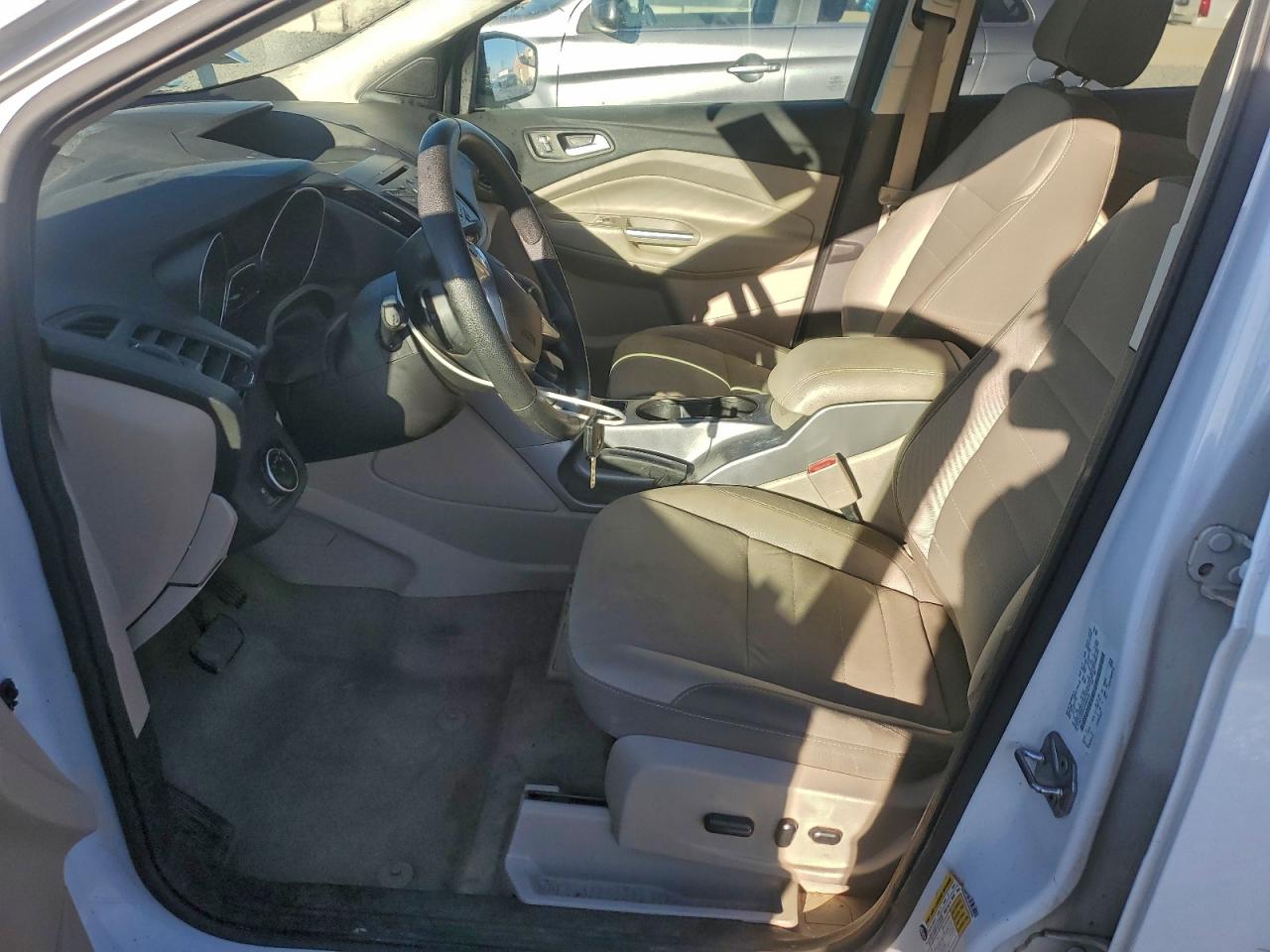 2016 FORD ESCAPE SE photo 19