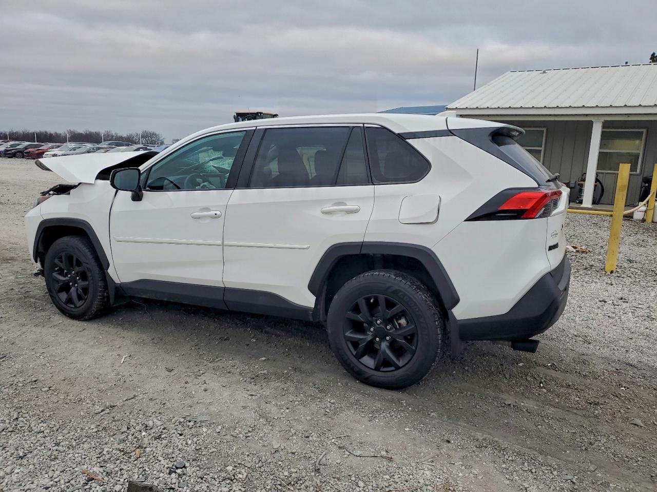 2022 TOYOTA RAV4 LE photo 2