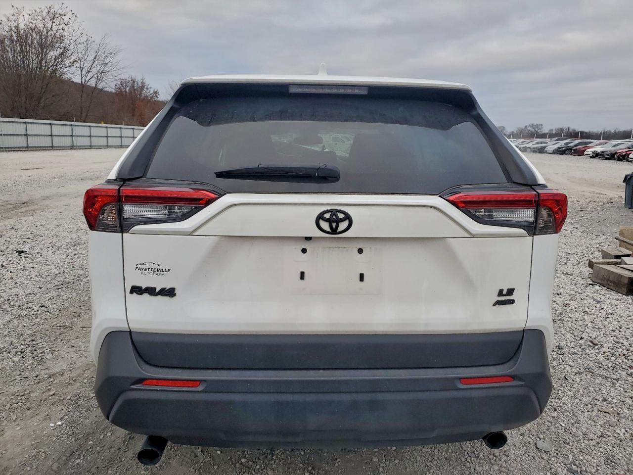 2022 TOYOTA RAV4 LE photo 6