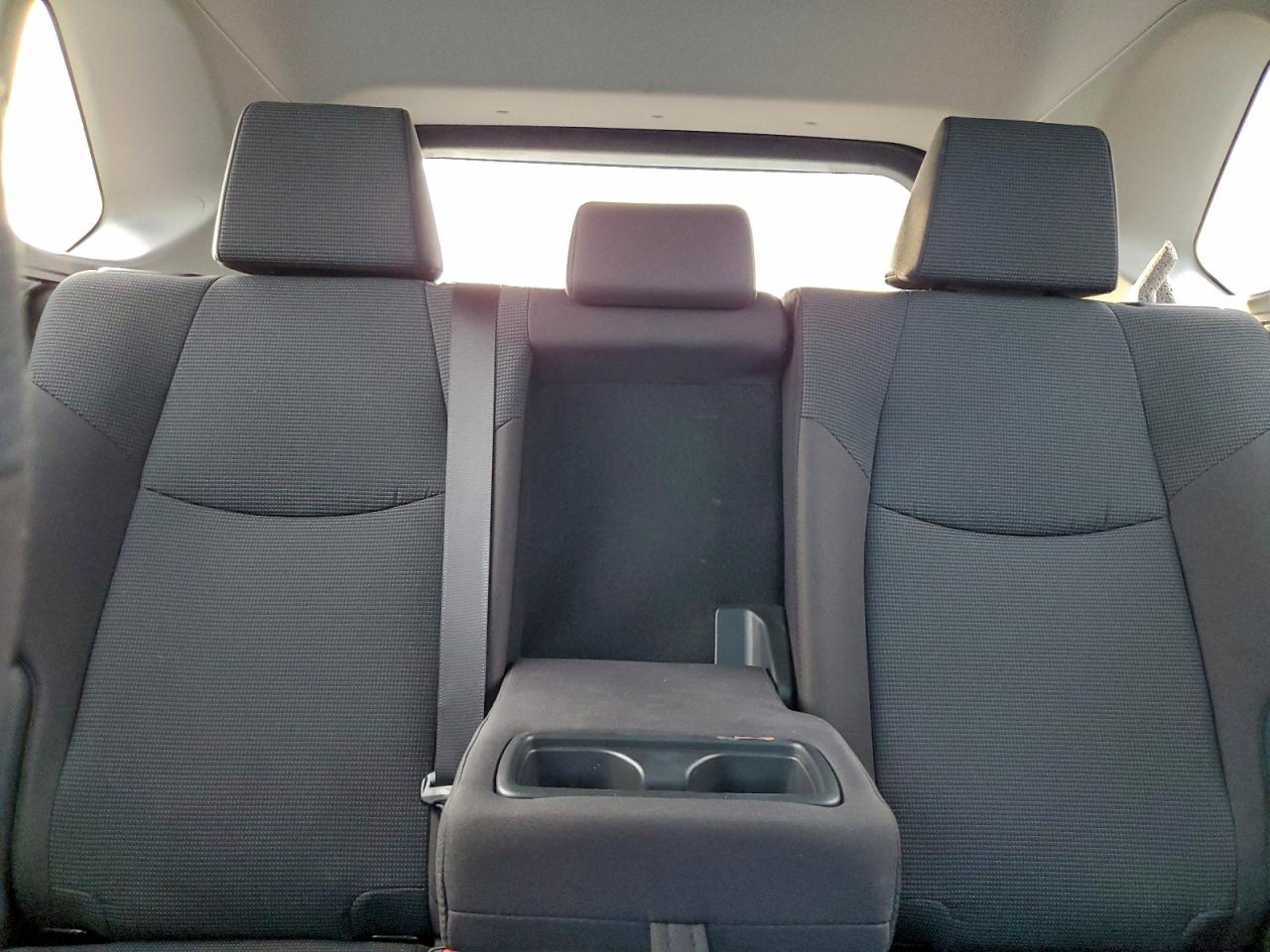 2022 TOYOTA RAV4 LE photo 10