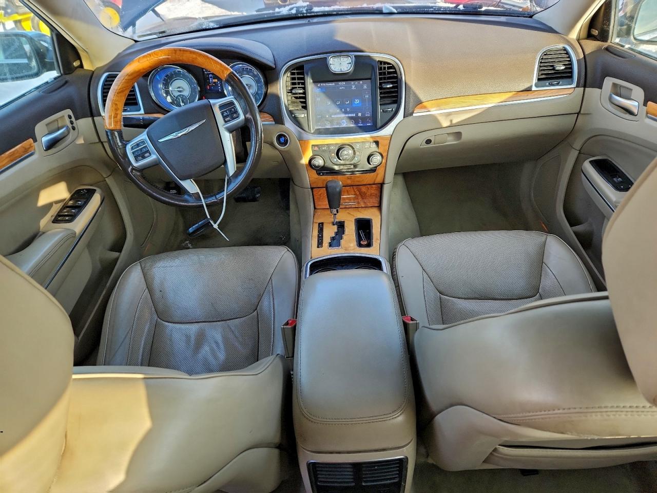 2012 CHRYSLER 300C photo 15