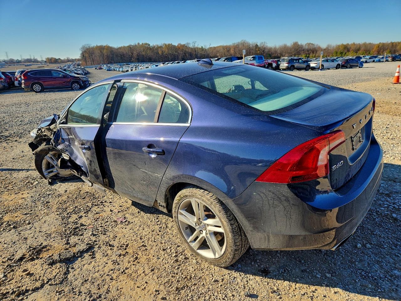 2015 VOLVO S60 PREMIER photo 2
