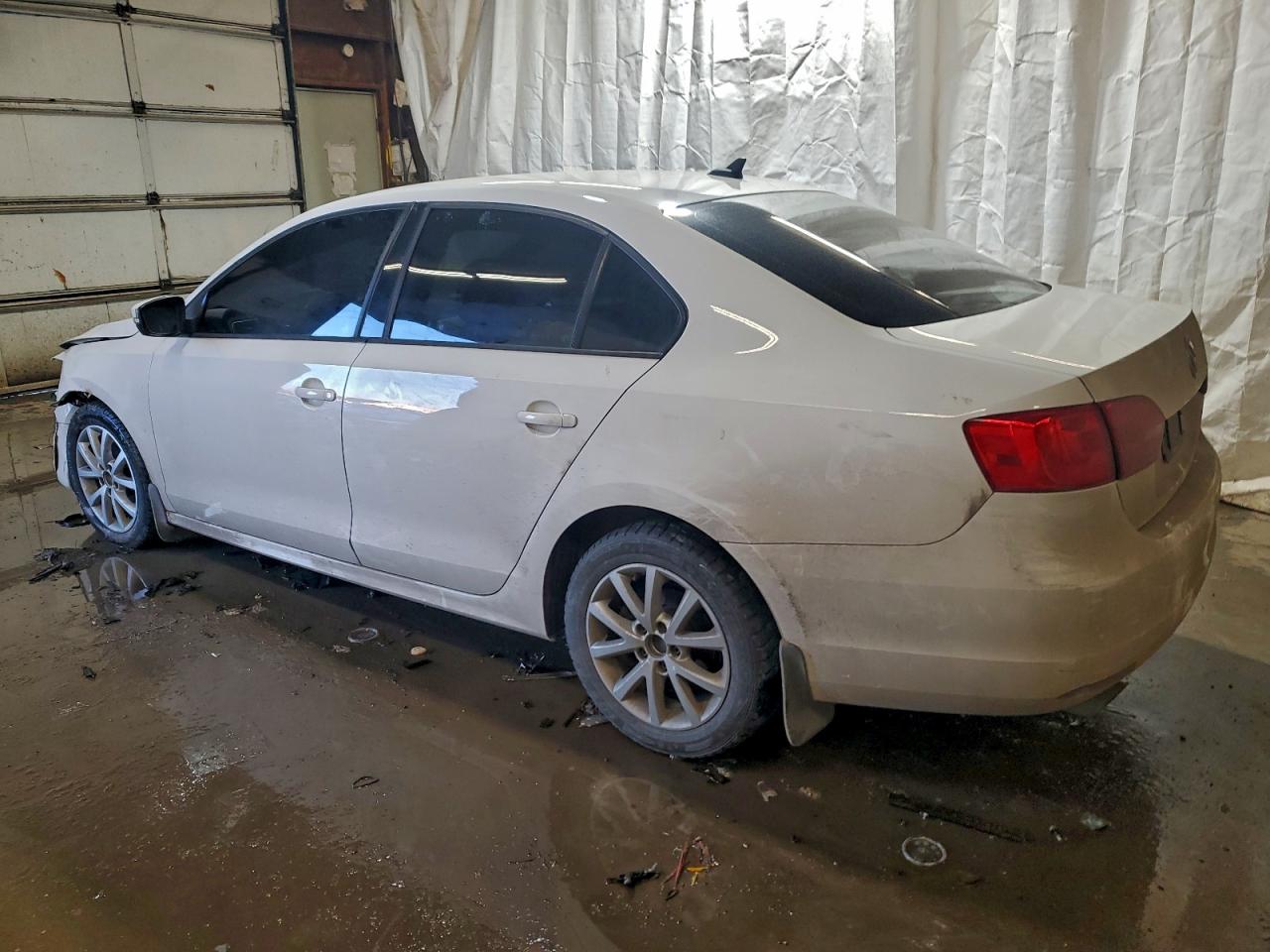 2012 VOLKSWAGEN JETTA SE photo 2