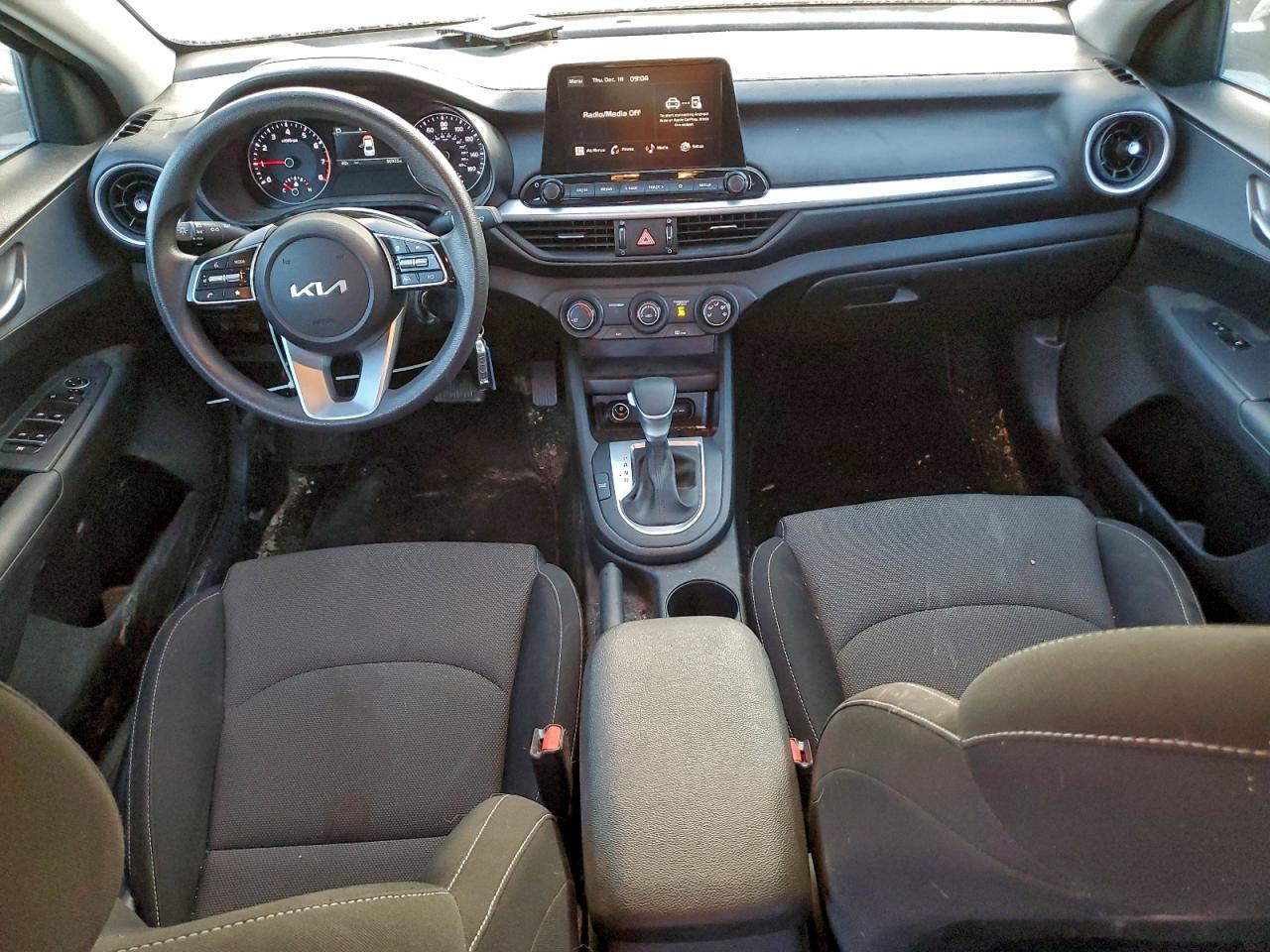 2023 KIA FORTE LX photo 8