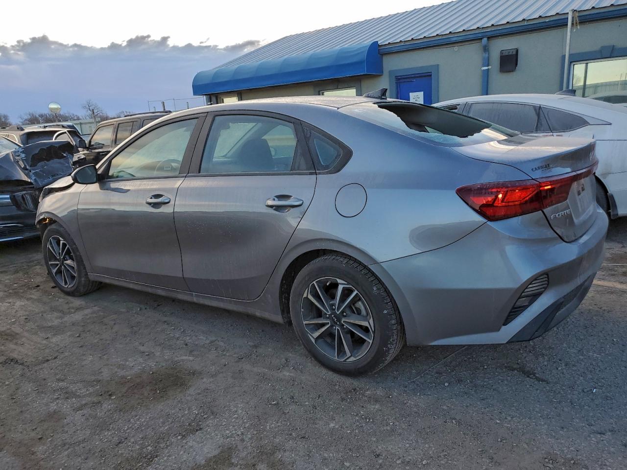 2023 KIA FORTE LX photo 2