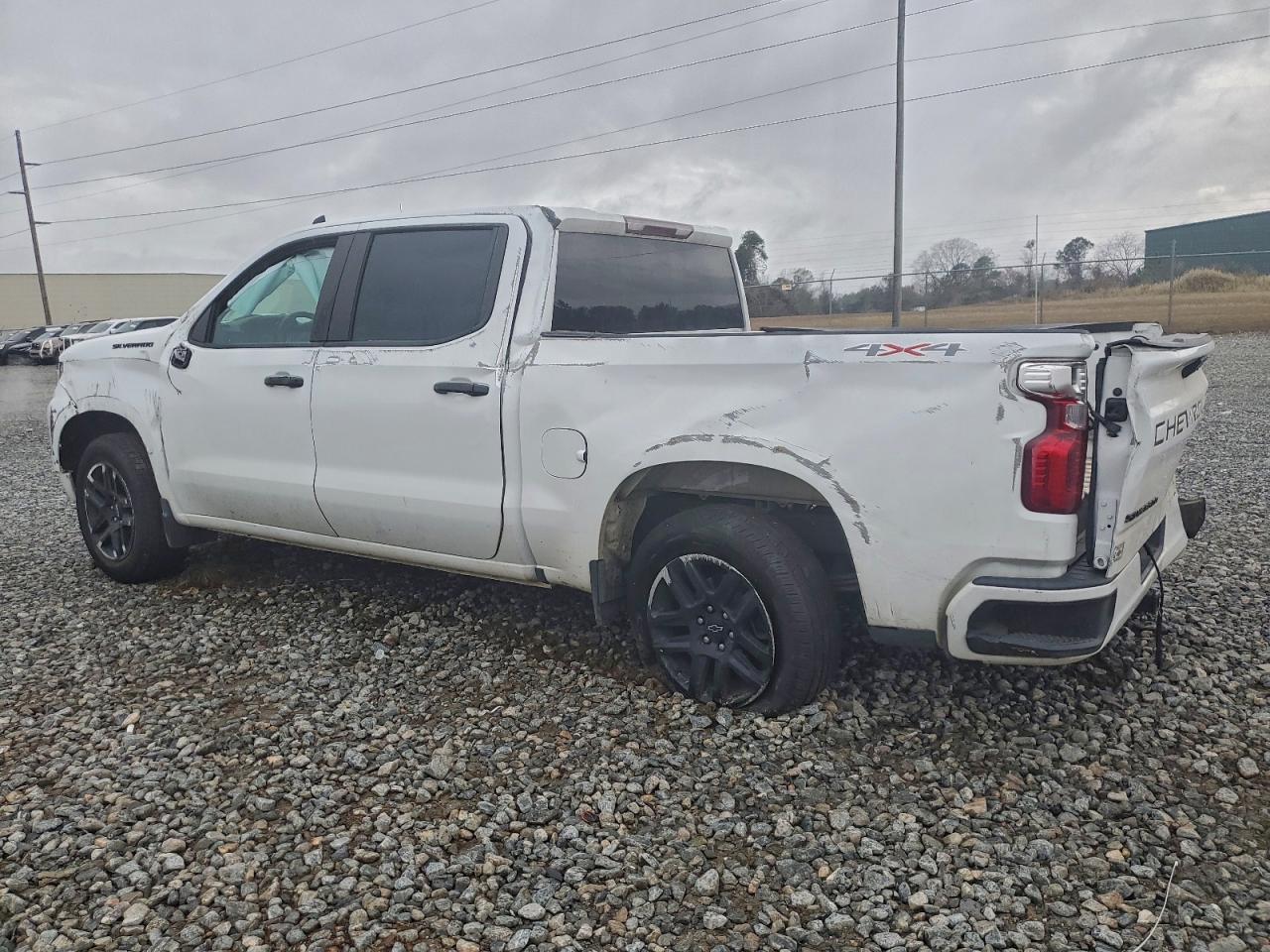 2024 CHEVROLET SILVERADO K1500 CUSTOM photo 3