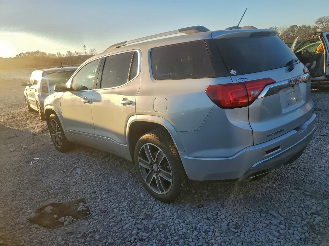 2019 GMC ACADIA DENALI photo 3