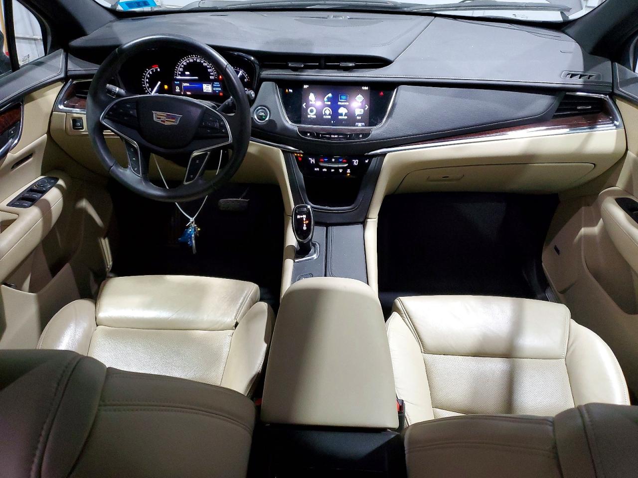 2017 CADILLAC XT5 LUXURY photo 8
