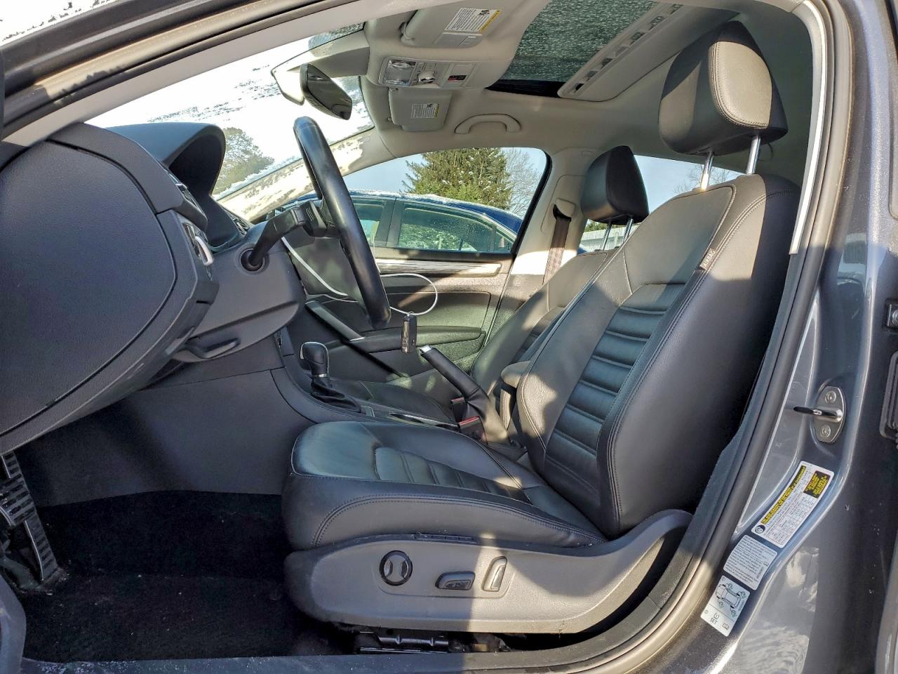 2017 VOLKSWAGEN PASSAT SEL PREMIUM photo 7